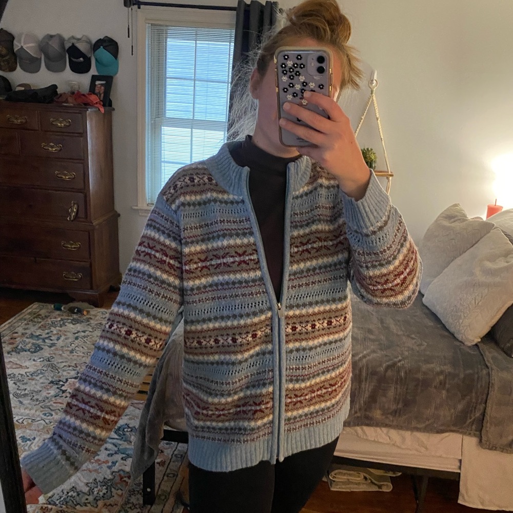 Appleseed’s Sweater/ Cardigan - Picture 9 of 9